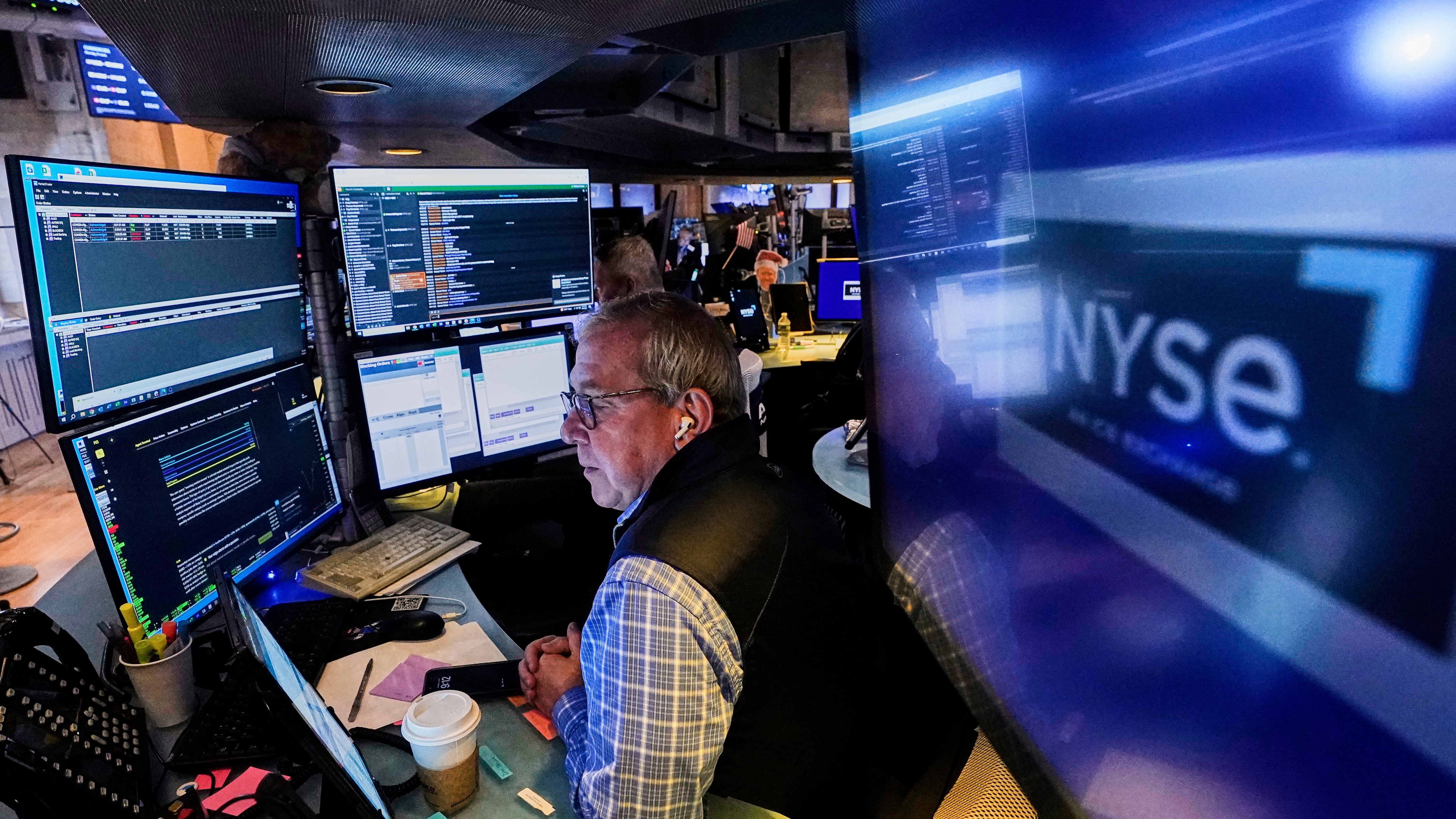 Trader Richard Cohen works on the floor of the New York Stock Exchange, Monday, June 9, 2025. (AP Photo/Richard Drew)
