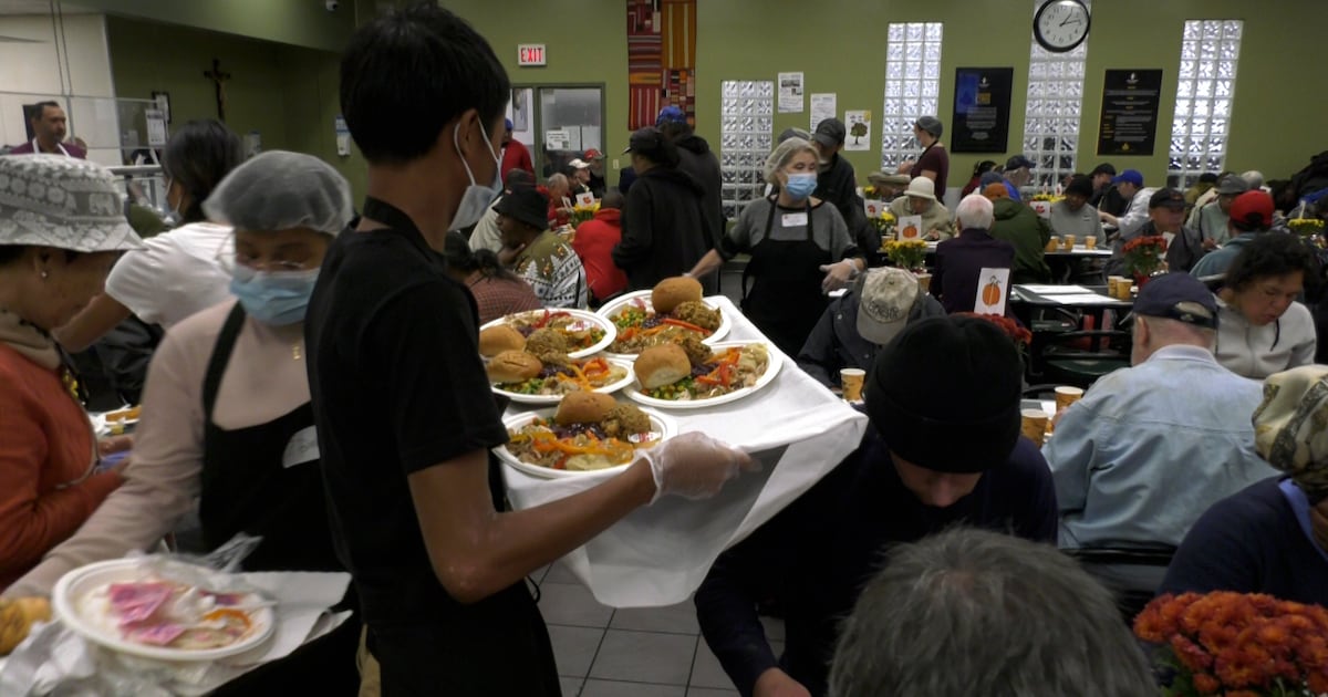 Thanksgiving Meals Served to the Hungry Around Toronto