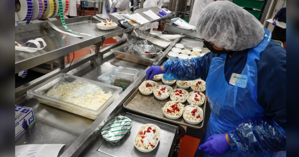 the gourmet galley - airline catering Images High... Airline caterer Gate Gourmet offers behind-the-scenes look at in-flight ...