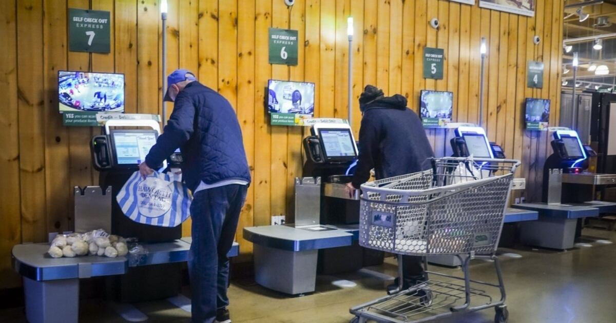 Canadians want access, tangibility in loyalty programs: expert Canadians want access, tangibility in loyalty programs: expert