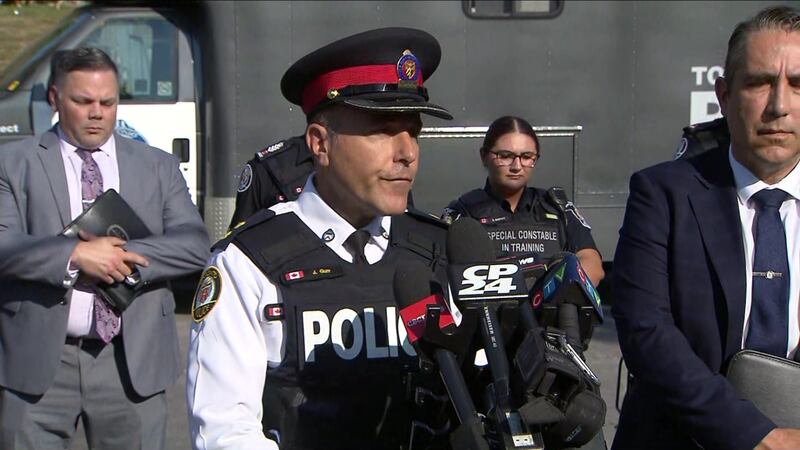 Police search for one of suspected shooters in fatal North York double ...