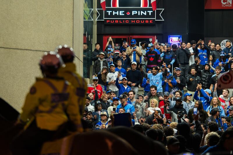 Toronto City Hall preparing for ‘very large crowds’ ahead of World Series Game 1