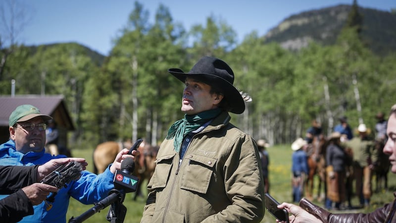 Alberta country music artist Corb Lund expected to hand in anti-coal petition