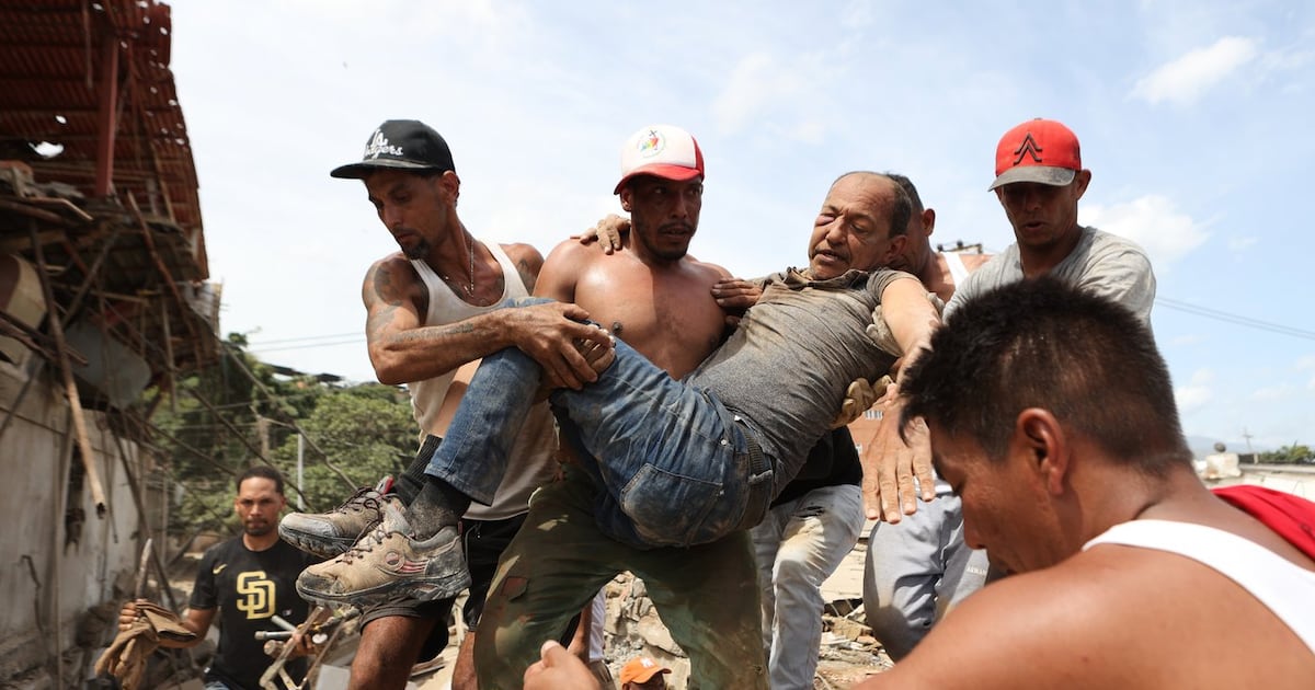 Toll from Venezuela earthquakes climbs to at least 920 dead and 3,360 injured